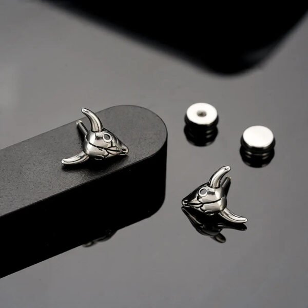 Unisex Titanium Steel Sheep Head Earrings Non-Fading Simple Design Threaded Earrings Suitable for Men and Women