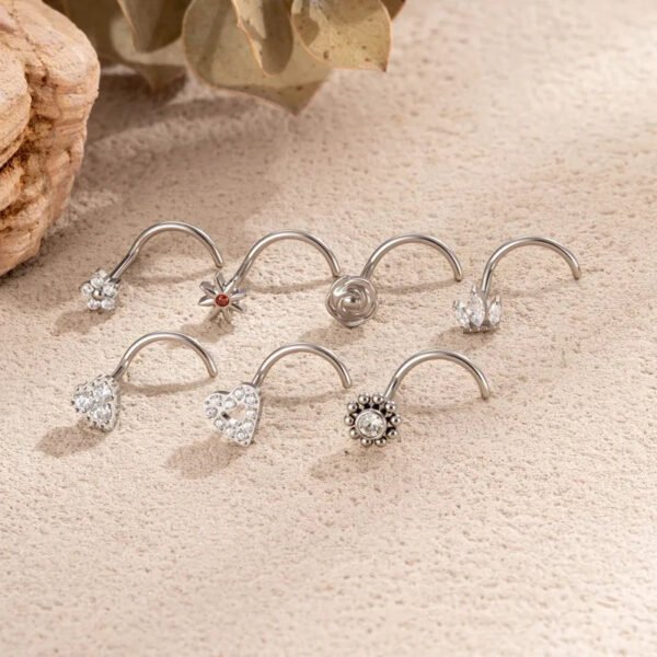 G23/F136 Titanium Alloy Inlaid Zircon Flower Heart S Rod Nose Stud Fashion Versatile Trendy Piercing Jewelry