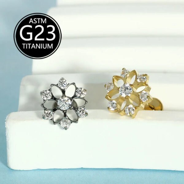 Christmas Snowflake F136 Titanium Hollow Out Ear Studs G23 Body Piercing Jewelry Zircon Embedded Elegant Bohemian